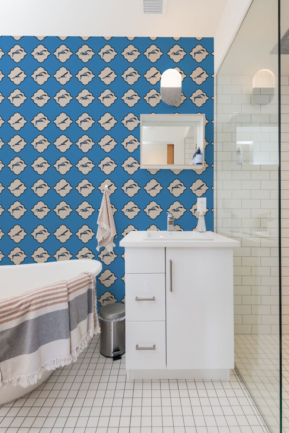 Brown Pelican wallpaper in vibrant Blue